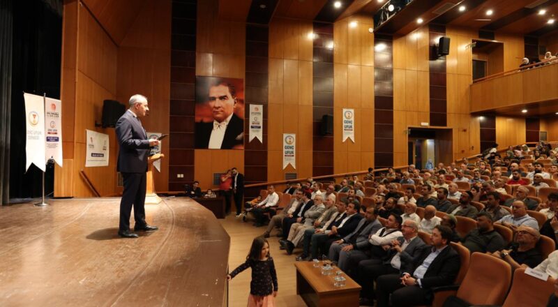 “Dijital Çağda Aile Olmak” konferansı