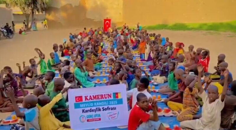 Kamerun Mevlid Kandili Kardeşlik Sofrası