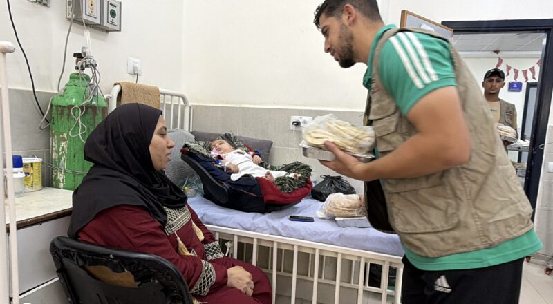 Gazze Sahra Çocuk Hastanesine Yemek İkramı